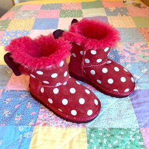 Size 6 girls Disney UGG boots